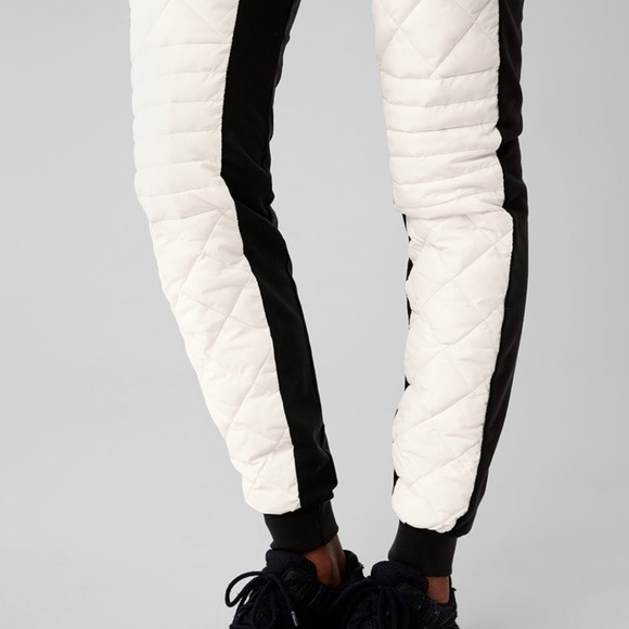 Alo Yoga Quilted Joggers XS • Black & White • Winter Warm Panel Sweatpants - Picture 5 of 9